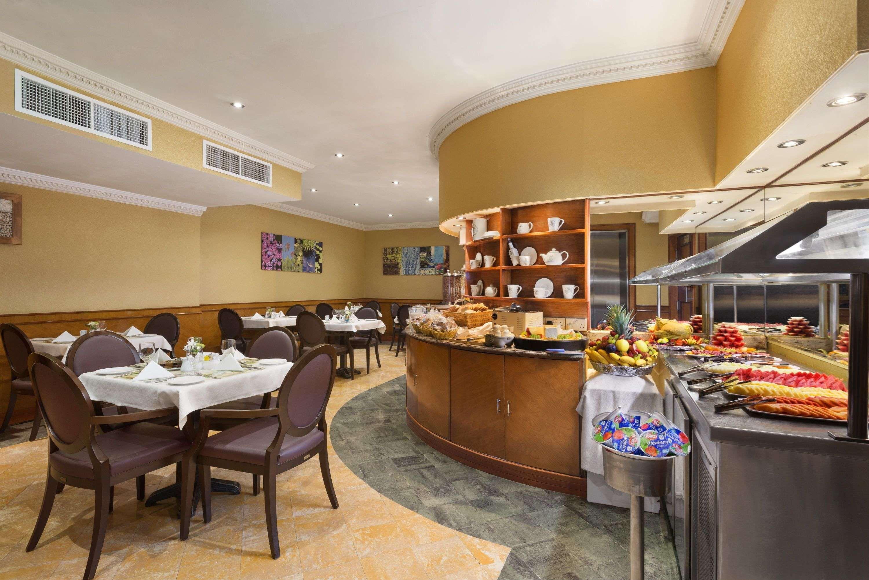 Howard Johnson By Wyndham Abu Dhabi Downtown Εξωτερικό φωτογραφία